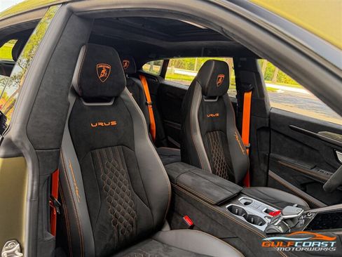 Used 2024 Lamborghini Urus Performante AWD/4WD image 35