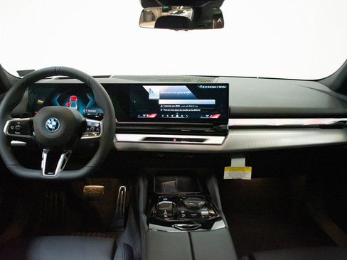 New 2026 BMW i5 eDrive40 w/ M Sport Package image 11