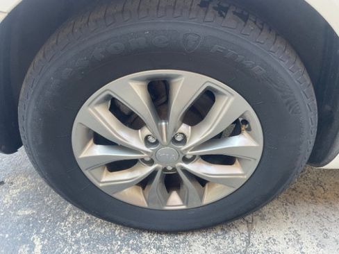 Used 2021 Kia Sedona LX FWD image 21