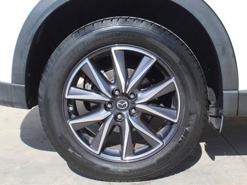 Used 2018 MAZDA CX-5 Touring w/ Preferred Equipment Package image 9