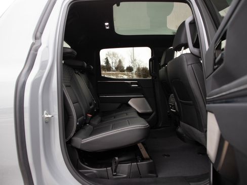 Used 2024 GMC Sierra EV Denali AWD/4WD image 12