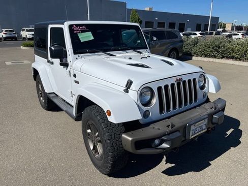 Used 2016 Jeep Wrangler Sahara AWD/4WD image 3