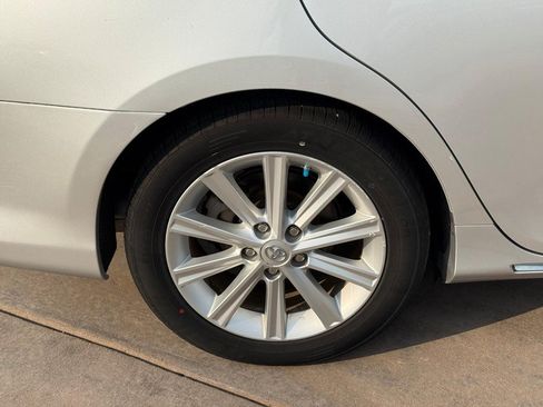 Used 2014 Toyota Camry XLE w/ Leather Package FWD image 6
