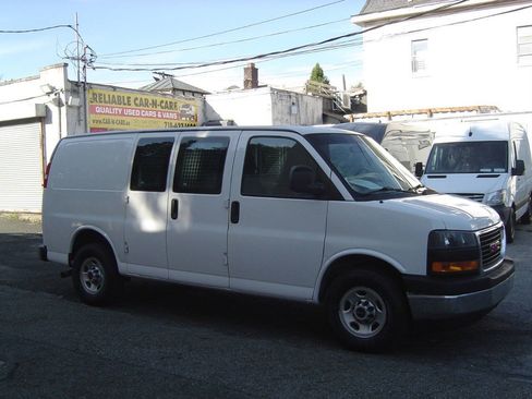 Used 2019 GMC Savana 2500 w/ Driver Convenience Package RWD image 1