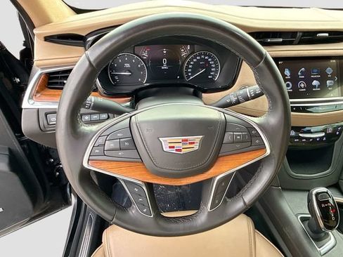 Used 2018 Cadillac XT5 Platinum AWD/4WD image 39