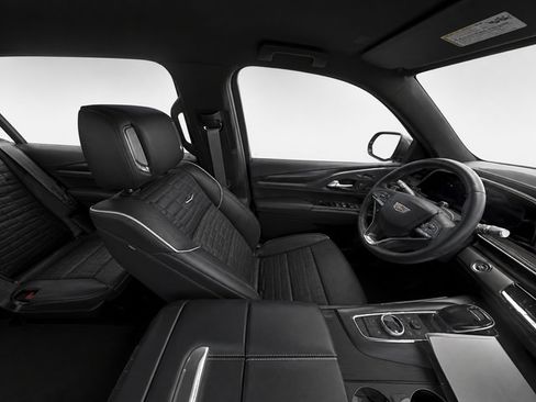 Used 2024 Cadillac Escalade ESV V AWD/4WD image 10