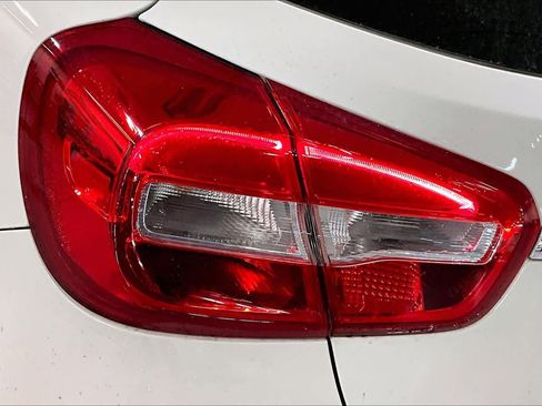 Used 2015 Mercedes-Benz GLA 250 image 29