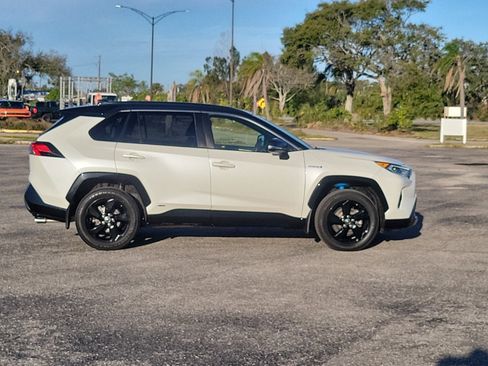 Used 2019 Toyota RAV4 XSE image 4