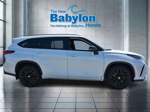 Used 2023 Toyota Highlander XSE AWD/4WD image 5