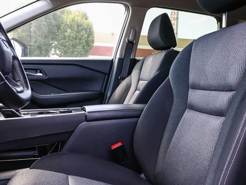 Used 2025 Nissan Rogue SV AWD/4WD image 30