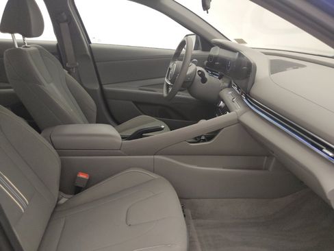 Used 2024 Hyundai Elantra SEL FWD image 21
