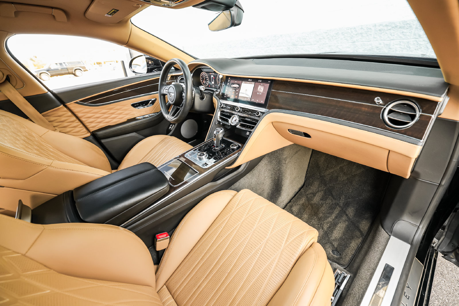 Certified 2022 Bentley Flying Spur V8 AWD/4WD image 2