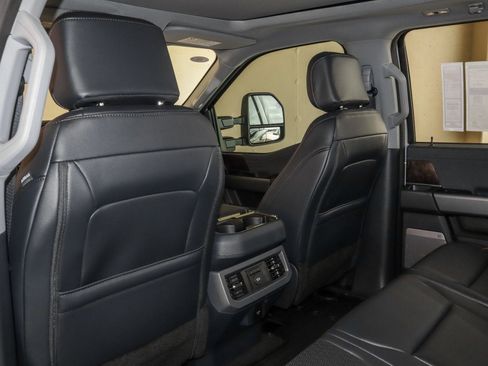 New 2026 Ford F250 Lariat w/ Black Appearance Package AWD/4WD image 37