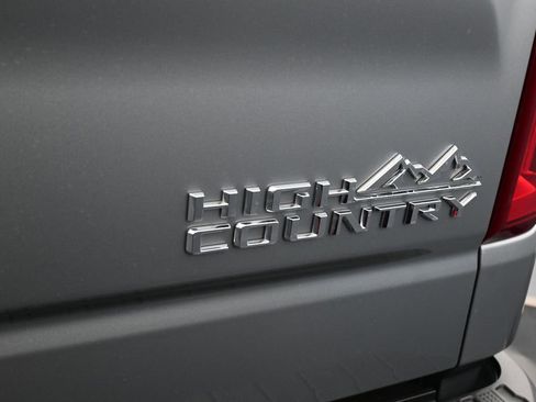 Used 2024 Chevrolet Silverado 1500 High Country w/ Technology Package AWD/4WD image 46