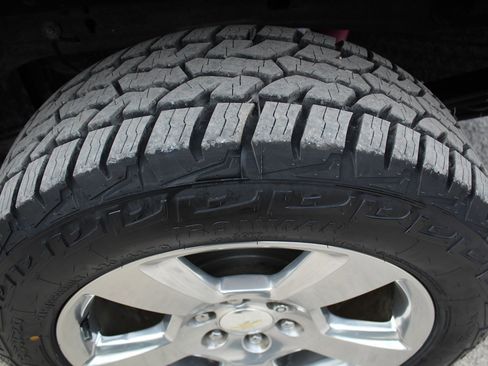 Used 2018 Chevrolet Silverado 1500 LT w/ Texas Edition image 10