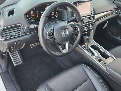 Used 2022 Honda Accord Sport image 2