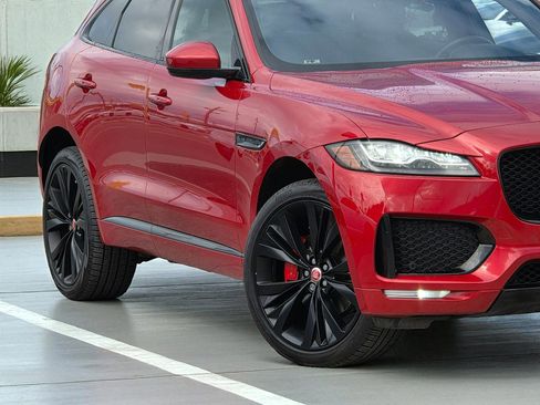 Used 2019 Jaguar F-PACE S image 2
