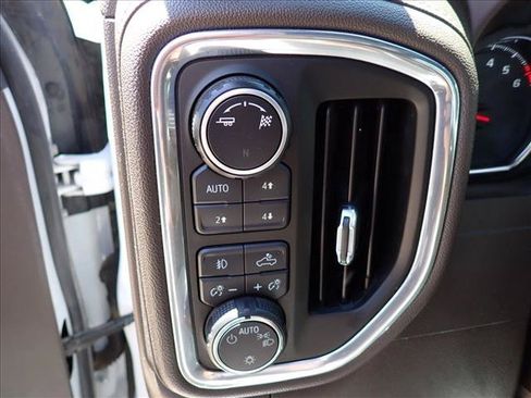 Used 2019 Chevrolet Silverado 1500 LT Trail Boss AWD/4WD image 15