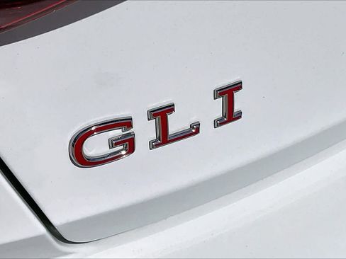 Used 2024 Volkswagen Jetta GLI Autobahn image 31