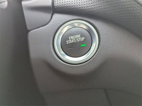 Used 2023 Chevrolet Equinox Premier image 38