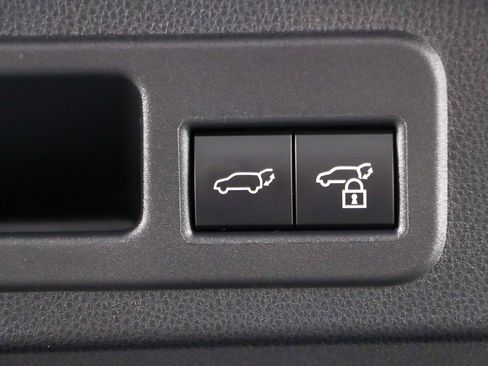 Used 2025 Toyota 4Runner TRD Off-Road Premium AWD/4WD image 30