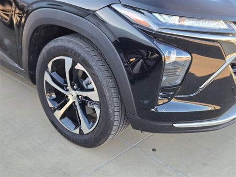 Used 2025 Chevrolet Trax RS w/ Driver Confidence Package image 7