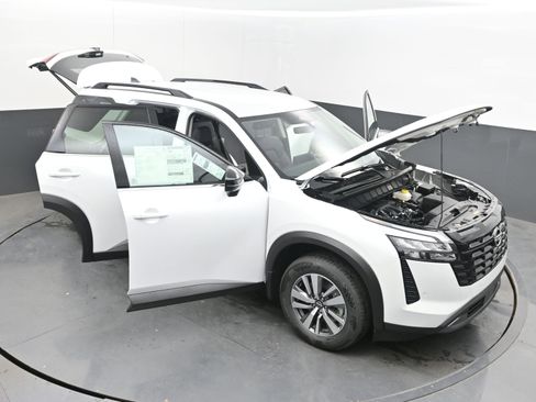 New 2026 Nissan Pathfinder SL FWD image 40