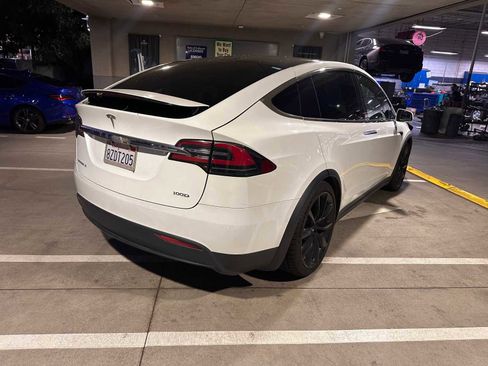 Used 2018 Tesla Model X 100D image 5