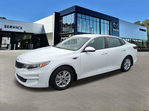 Used 2018 Kia Optima LX FWD image 8