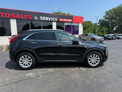 Used 2019 Cadillac XT4 Luxury w/ Cold Weather Package AWD/4WD image 8