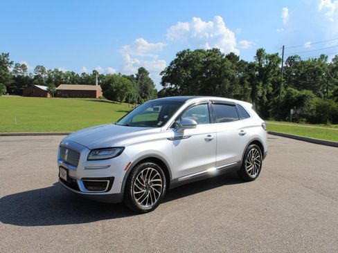 Used 2019 Lincoln Nautilus Reserve FWD image 2
