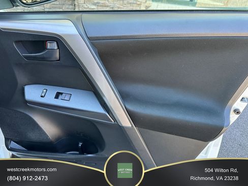 Used 2018 Toyota RAV4 LE w/ All Weather Liner Package AWD/4WD image 17