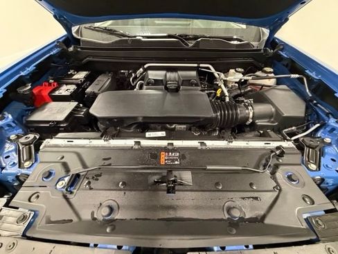 Certified 2025 Chevrolet Colorado ZR2 w/ Technology Package AWD/4WD image 33