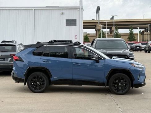 Used 2023 Toyota RAV4 XSE AWD/4WD image 3