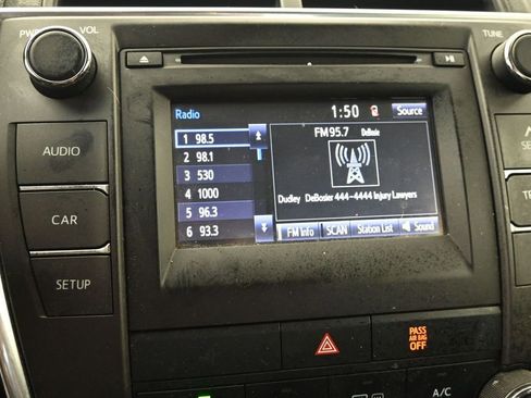 Used 2015 Toyota Camry SE image 29