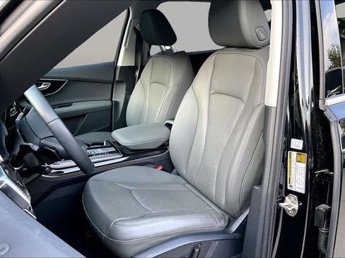 Certified 2025 Audi Q7 3.0T Premium Plus AWD/4WD image 8