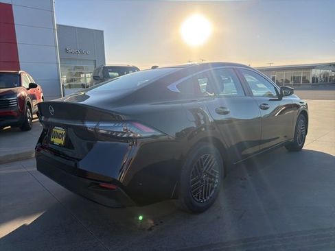 Used 2026 Nissan Sentra SV w/ Floor Mat Package image 7