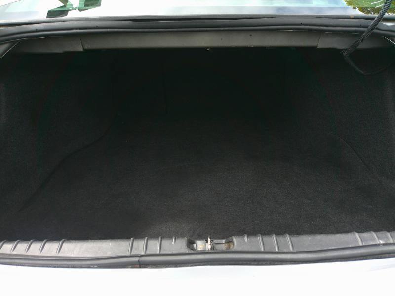 Used 2011 Chevrolet Impala LTZ FWD image 9