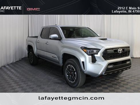 Used 2025 Toyota Tacoma Limited image 1