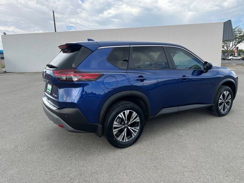 Used 2023 Nissan Rogue SV AWD/4WD image 3