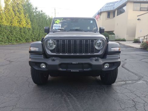 Used 2025 Jeep Wrangler Unlimited Sport AWD/4WD image 26