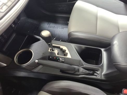 Used 2014 Toyota RAV4 Limited AWD/4WD image 33