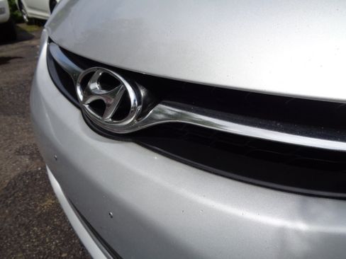 Used 2013 Hyundai Elantra GLS image 13