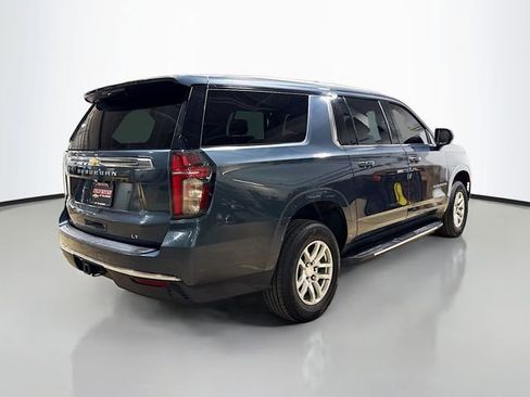 Used 2021 Chevrolet Suburban LT image 7