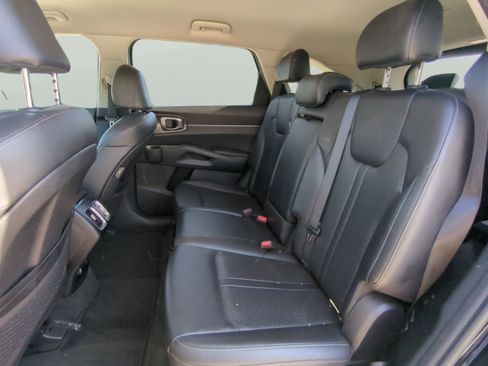 Used 2023 Kia Sorento S FWD image 12