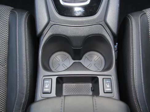 Used 2022 Nissan Rogue Sport SV w/ Technology Package image 20