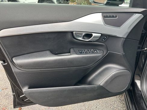 Used 2018 Volvo XC90 T6 Momentum w/ Protection Package Premier image 10