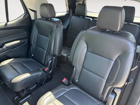 Used 2021 Chevrolet Traverse LT w/ LT Premium Package AWD/4WD image 13