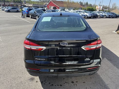Used 2020 Ford Fusion SE FWD image 9
