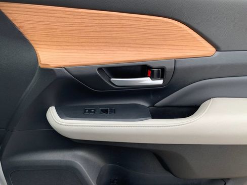 Used 2024 Toyota Grand Highlander Platinum image 22